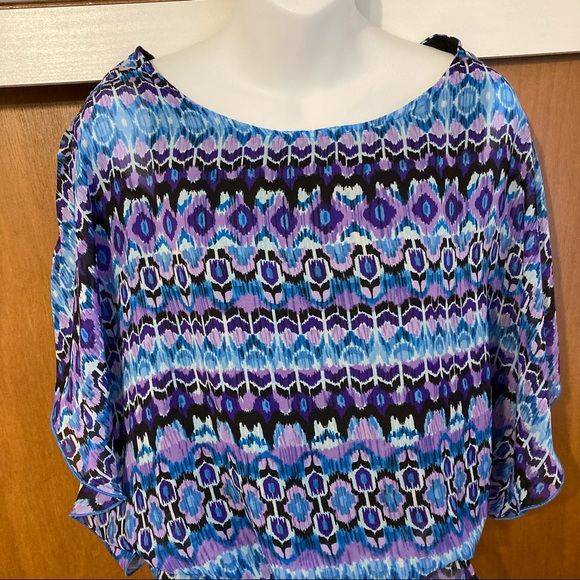 Frankie & Missy Batwing Top - Picture 3 of 10